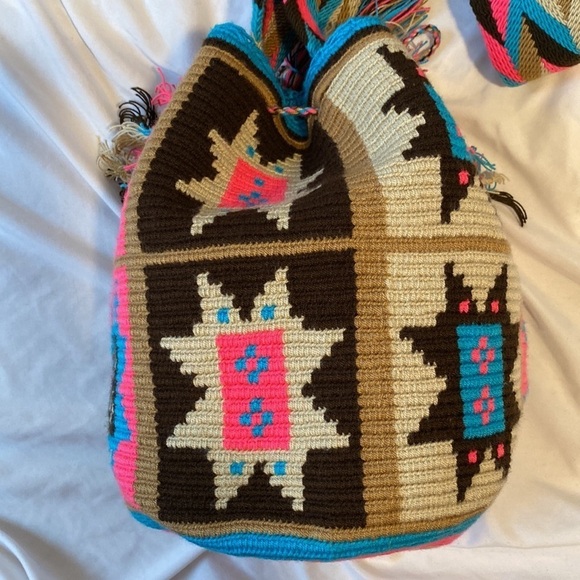 Pink, Blue & Camel Patterned Large Wayuu Drawstring Crossbody Mochila Bag - Picture 6 of 11